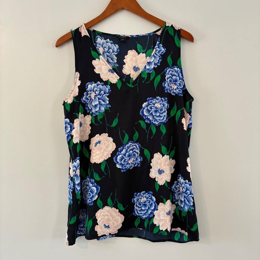 Ann Taylor Factory Tank Top Womens M Navy Floral V-Neck Shell Sleeveless Blouse